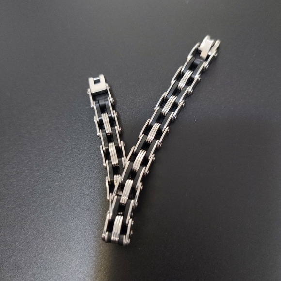 NEW! Bracelet - Picture 3 of 7